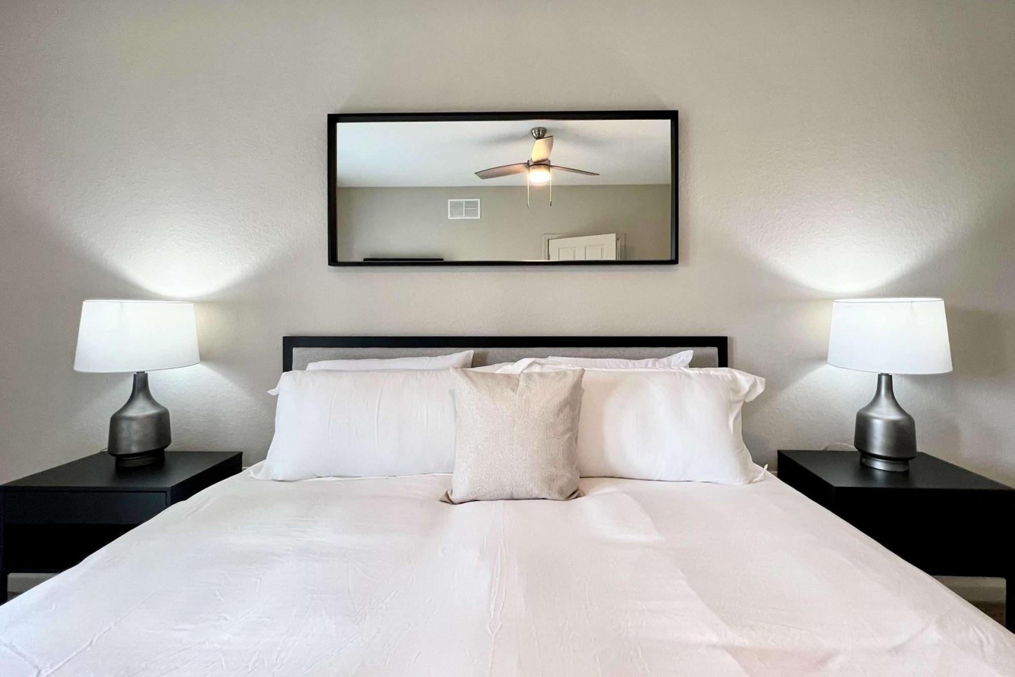 3Br Condo - Near Disney Balcony Pool Hot Tub ออร์ลันโด ภายนอก รูปภาพ